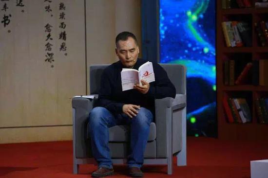 评委张楚朗读《出家》小说片段