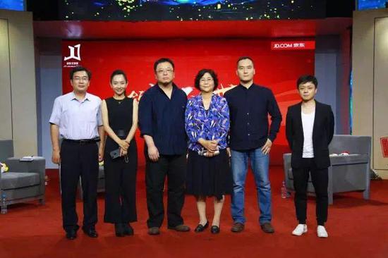 京东文学奖评委 伍聪 罗永浩 张楚 杨庆祥等